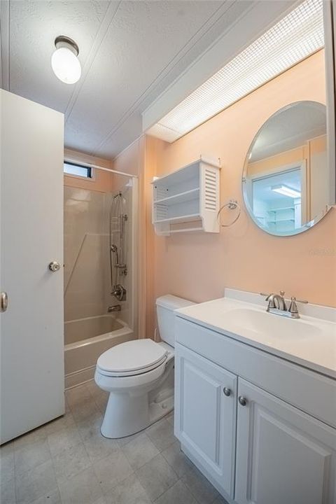 For Sale: $165,000 (2 beds, 2 baths, 1300 Square Feet)