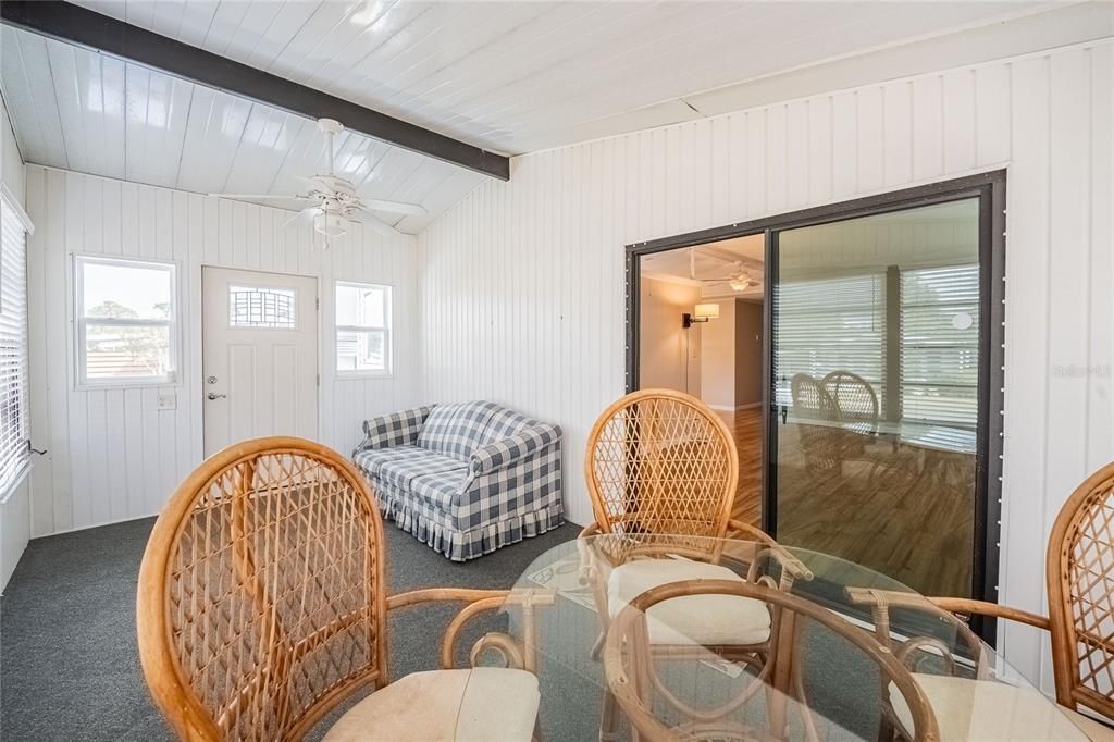 For Sale: $165,000 (2 beds, 2 baths, 1300 Square Feet)