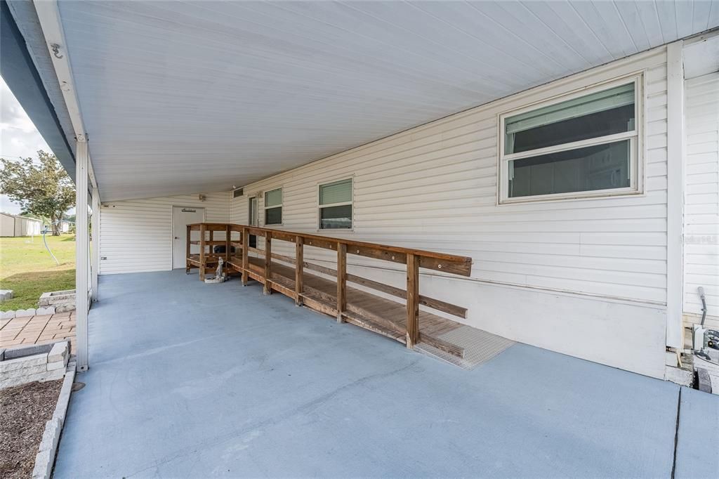 For Sale: $165,000 (2 beds, 2 baths, 1300 Square Feet)