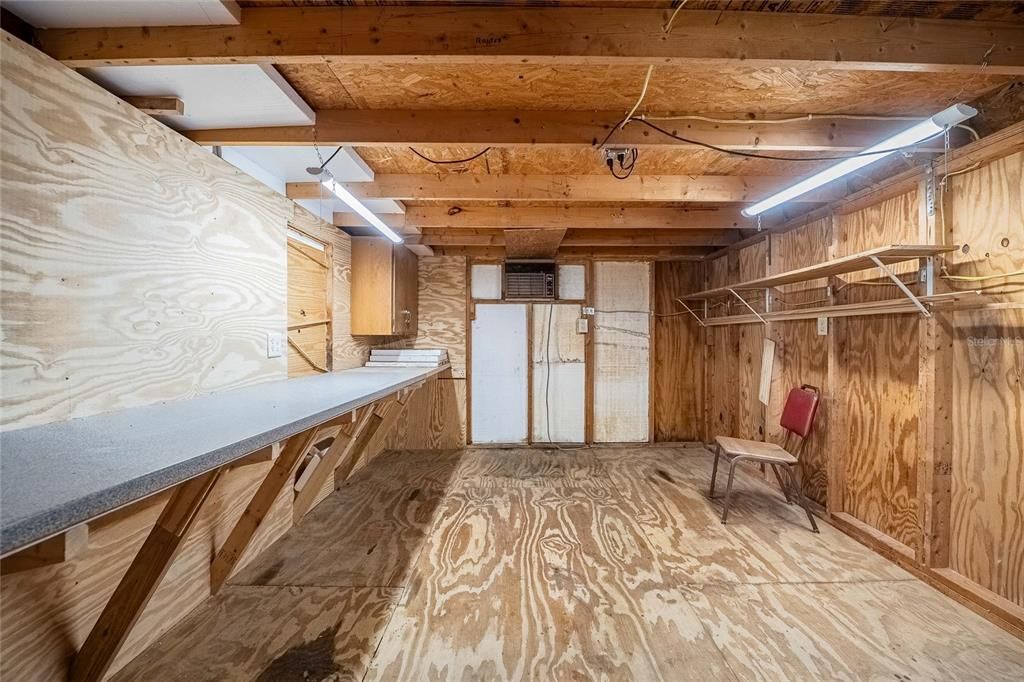 For Sale: $165,000 (2 beds, 2 baths, 1300 Square Feet)