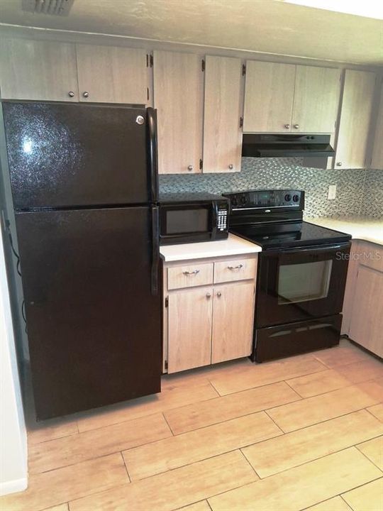 В аренду: $2,300 (2 спален, 2 ванн, 1015 Квадратных фут)