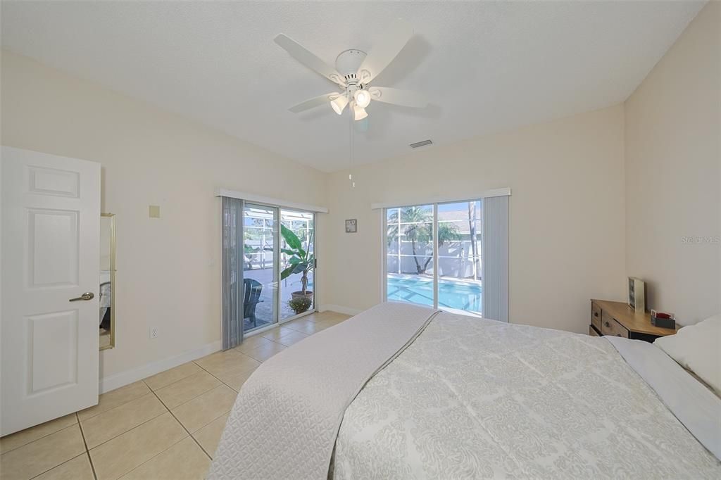 待售: $445,000 (3 贝兹, 2 浴室, 1339 平方英尺)