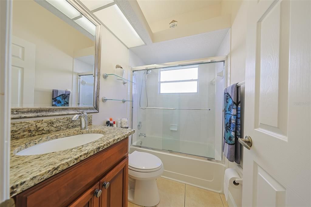 待售: $445,000 (3 贝兹, 2 浴室, 1339 平方英尺)