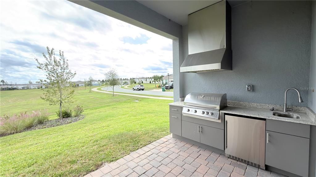 For Sale: $1,200,000 (5 beds, 5 baths, 4674 Square Feet)