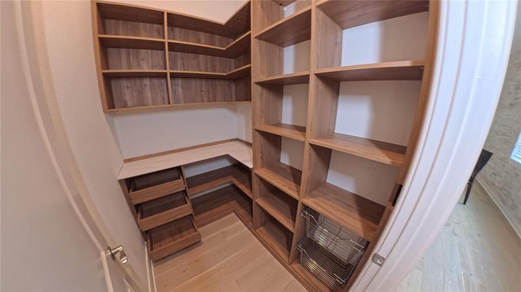 For Sale: $1,200,000 (5 beds, 5 baths, 4674 Square Feet)