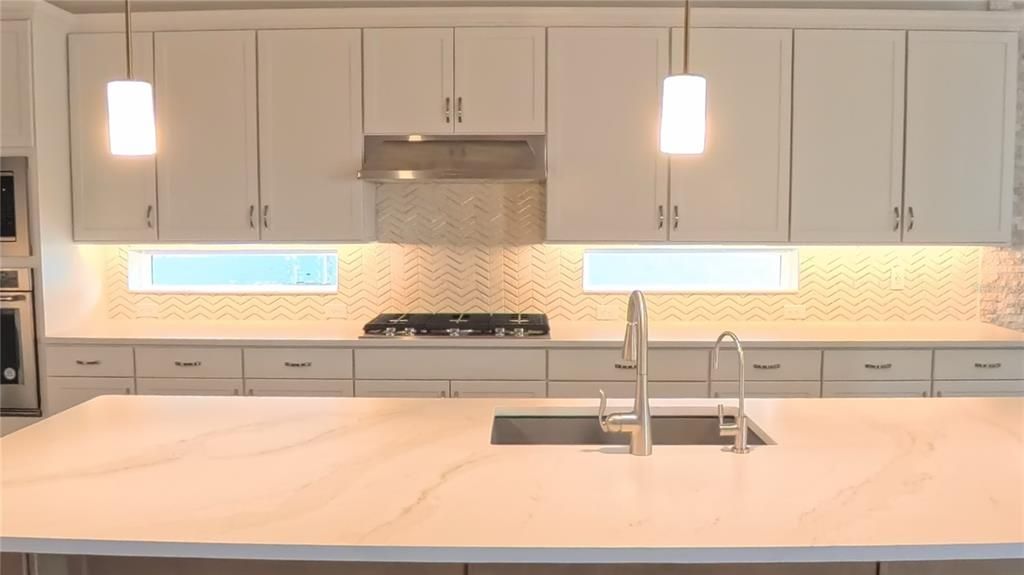 For Sale: $1,200,000 (5 beds, 5 baths, 4674 Square Feet)