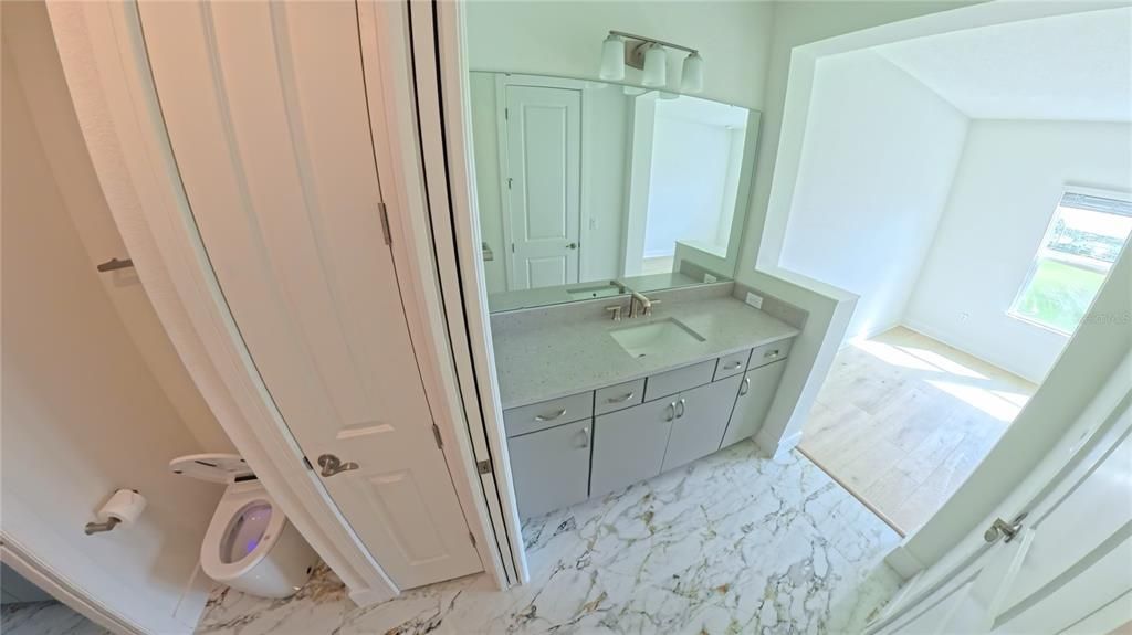 For Sale: $1,200,000 (5 beds, 5 baths, 4674 Square Feet)