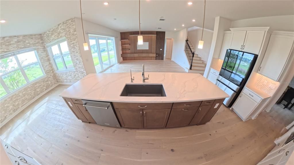 For Sale: $1,200,000 (5 beds, 5 baths, 4674 Square Feet)