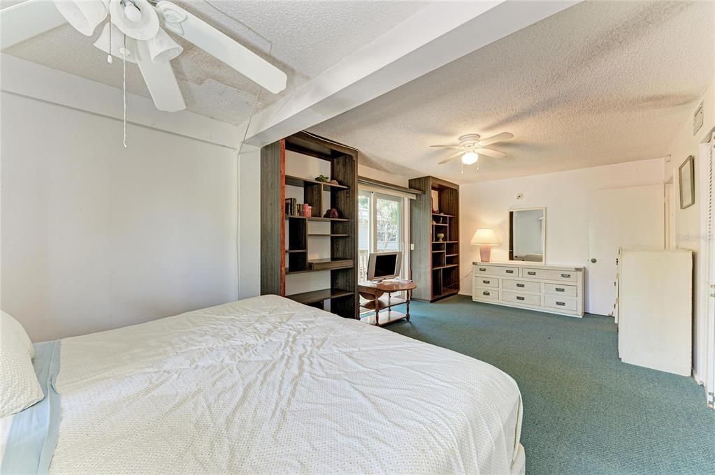 For Sale: $1,100,000 (2 beds, 2 baths, 1720 Square Feet)