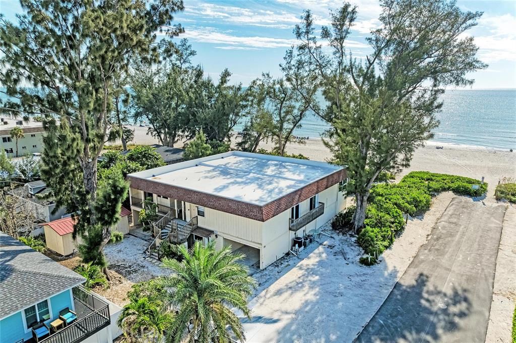 For Sale: $1,100,000 (2 beds, 2 baths, 1720 Square Feet)