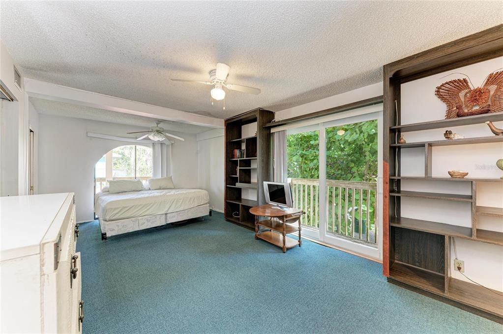 For Sale: $1,100,000 (2 beds, 2 baths, 1720 Square Feet)