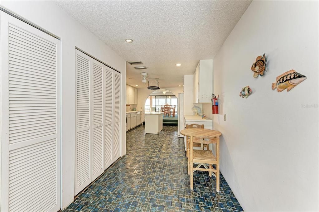 For Sale: $1,100,000 (2 beds, 2 baths, 1720 Square Feet)