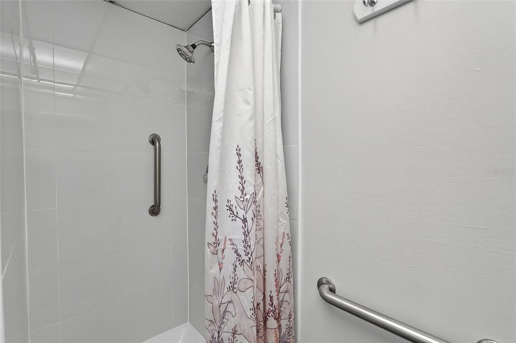 待售: $145,000 (2 贝兹, 2 浴室, 1104 平方英尺)