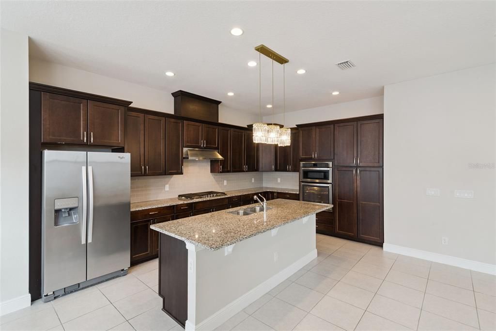 For Rent: $3,000 (3 beds, 2 baths, 2103 Square Feet)