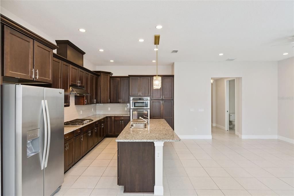 For Rent: $3,000 (3 beds, 2 baths, 2103 Square Feet)