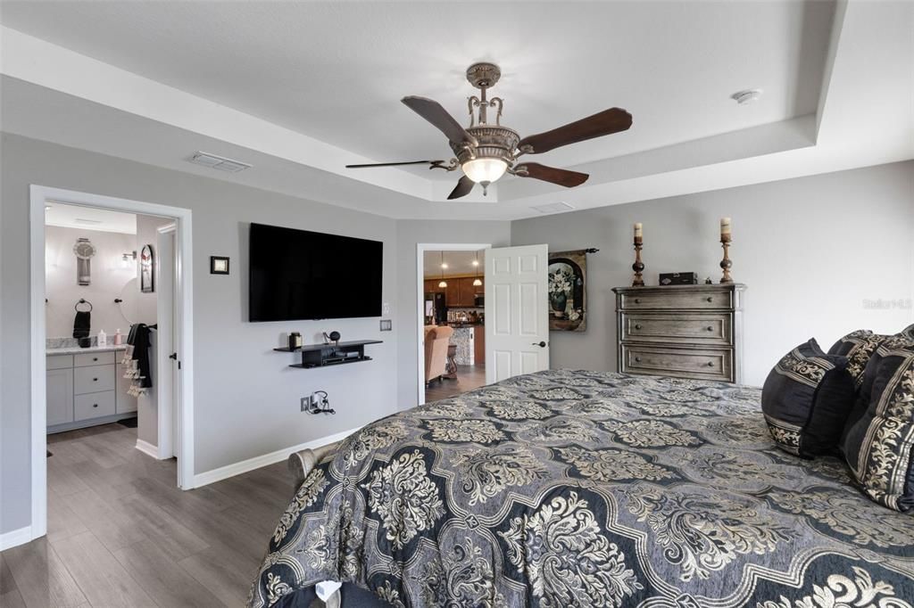 待售: $399,900 (4 贝兹, 2 浴室, 2004 平方英尺)