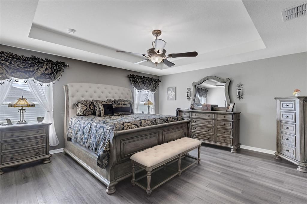 待售: $399,900 (4 贝兹, 2 浴室, 2004 平方英尺)