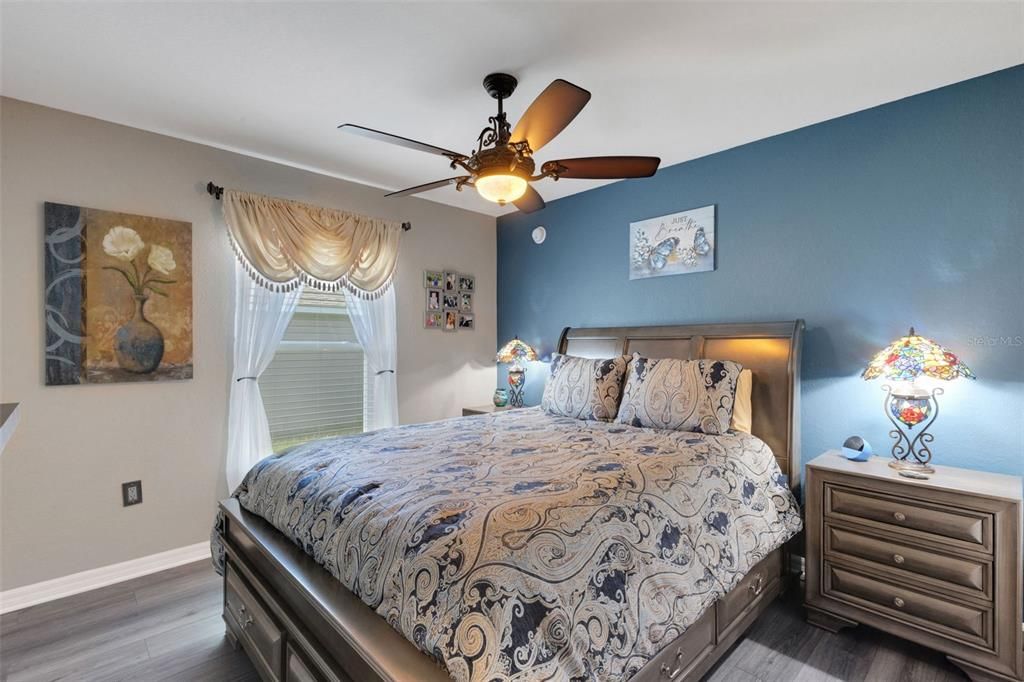 待售: $399,900 (4 贝兹, 2 浴室, 2004 平方英尺)