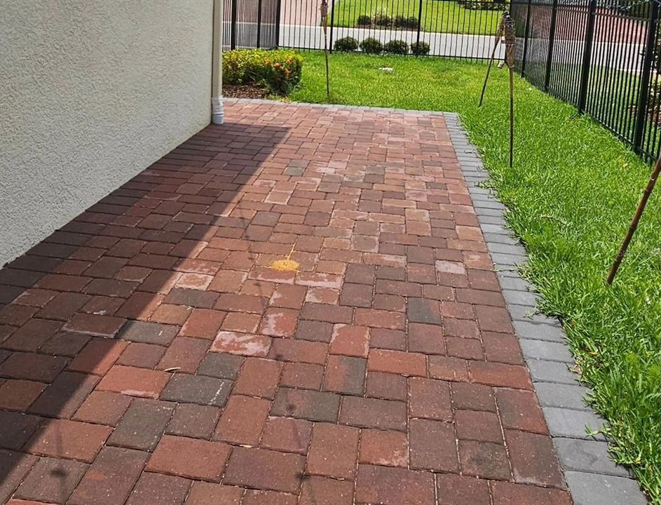 For Sale: $593,000 (4 beds, 3 baths, 2290 Square Feet)