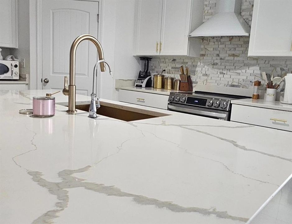 For Sale: $593,000 (4 beds, 3 baths, 2290 Square Feet)