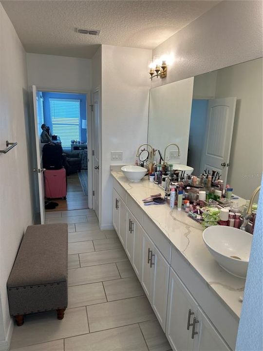 For Sale: $593,000 (4 beds, 3 baths, 2290 Square Feet)