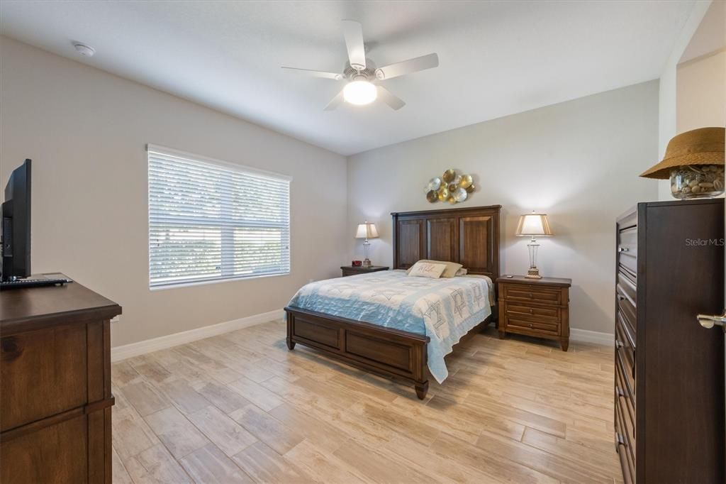 待售: $540,000 (2 贝兹, 2 浴室, 1525 平方英尺)