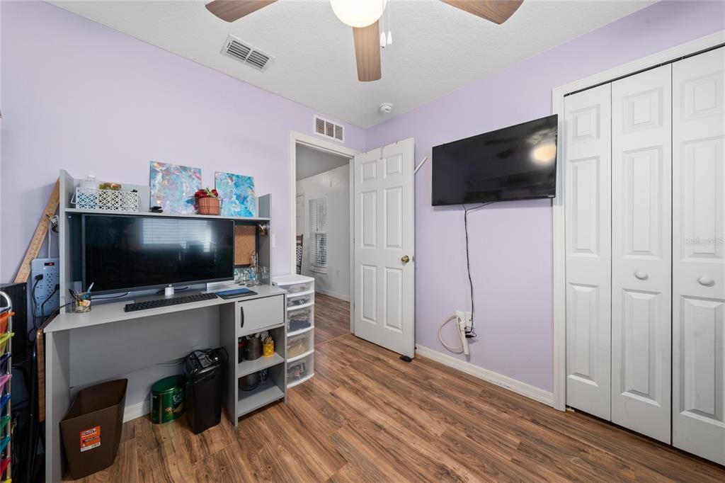 En Venta: $379,990 (4 camas, 2 baños, 1414 Pies cuadrados)