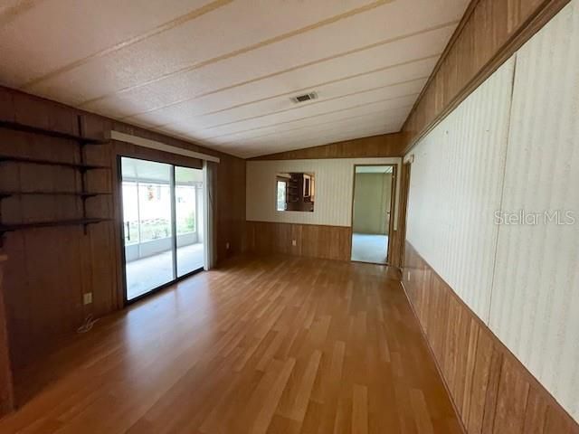 待售: $139,000 (2 贝兹, 2 浴室, 1351 平方英尺)