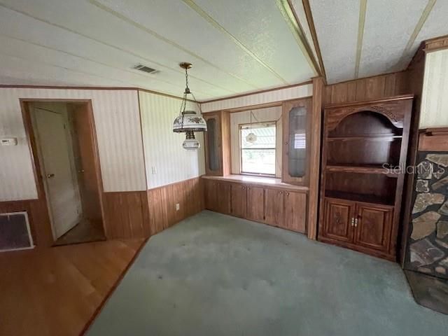 待售: $139,000 (2 贝兹, 2 浴室, 1351 平方英尺)