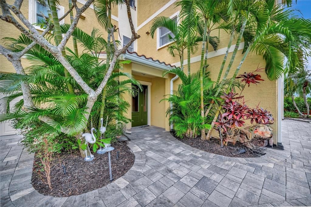 出租: $10,000 (6 贝兹, 5 浴室, 4676 平方英尺)