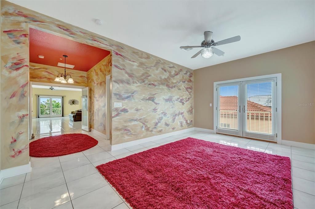 出租: $10,000 (6 贝兹, 5 浴室, 4676 平方英尺)