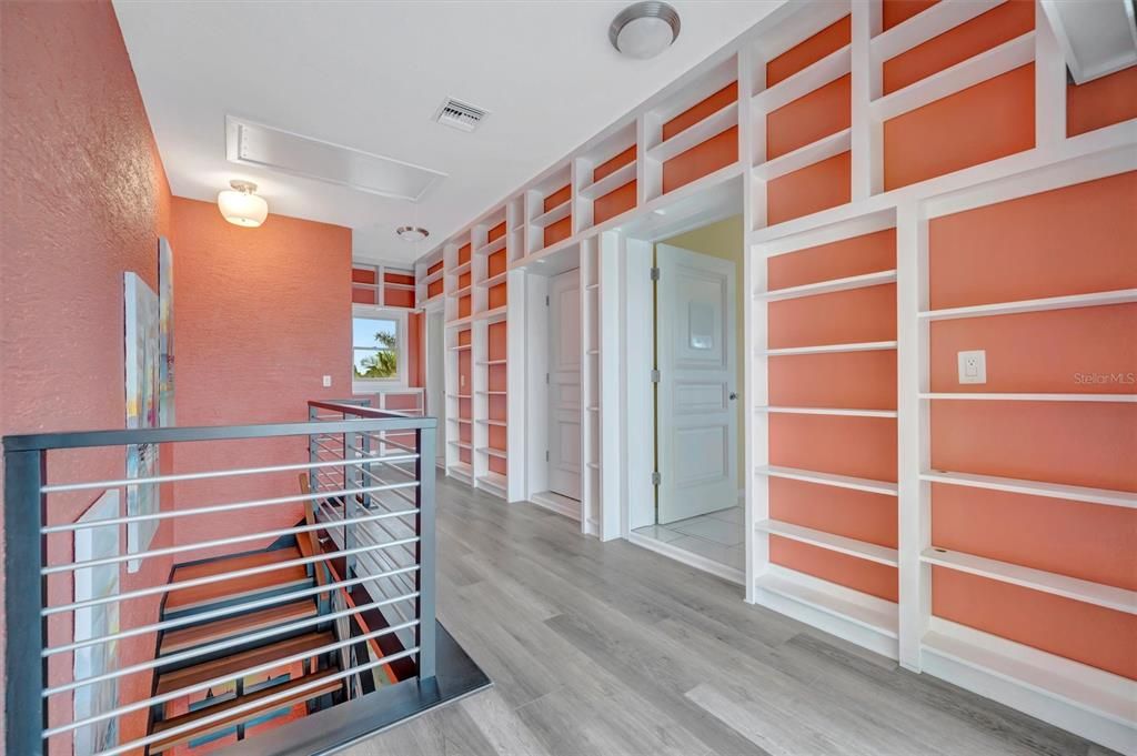 出租: $10,000 (6 贝兹, 5 浴室, 4676 平方英尺)