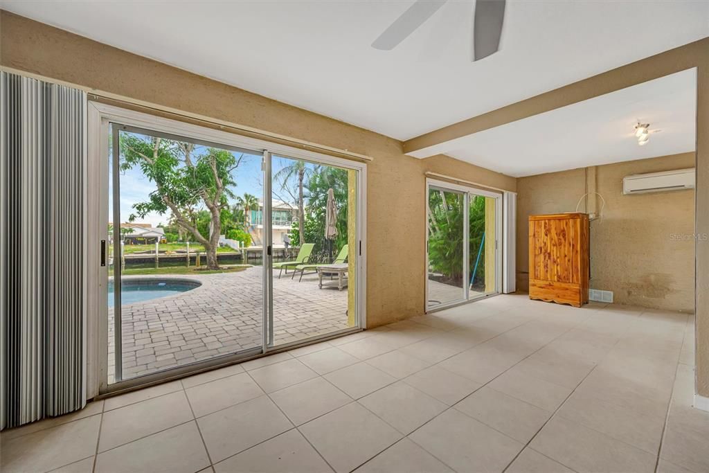 出租: $10,000 (6 贝兹, 5 浴室, 4676 平方英尺)