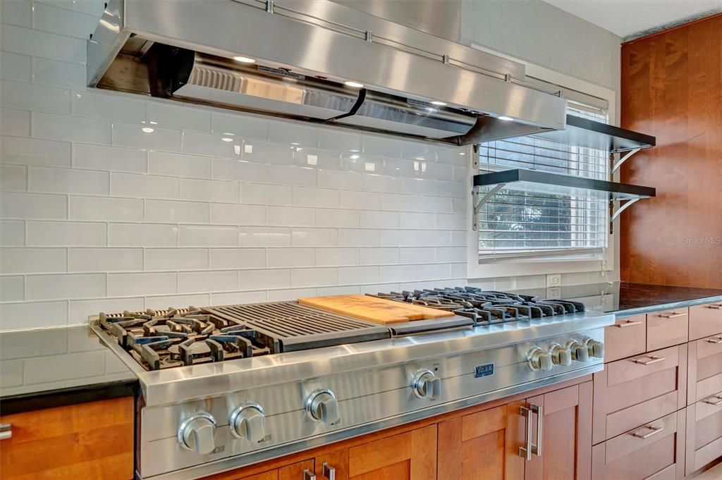 出租: $10,000 (6 贝兹, 5 浴室, 4676 平方英尺)