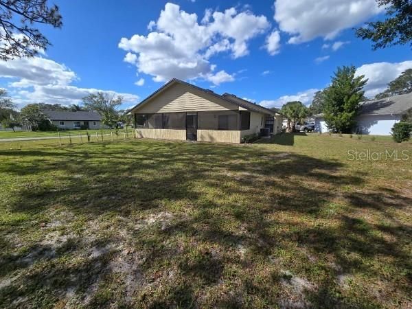 For Rent: $2,450 (4 beds, 2 baths, 1571 Square Feet)