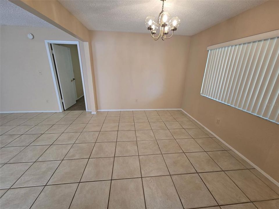 For Rent: $2,450 (4 beds, 2 baths, 1571 Square Feet)