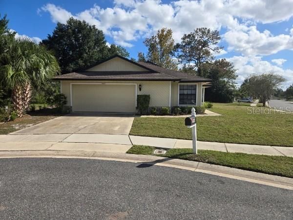 For Rent: $2,450 (4 beds, 2 baths, 1571 Square Feet)