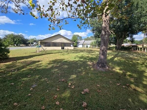 For Rent: $2,450 (4 beds, 2 baths, 1571 Square Feet)