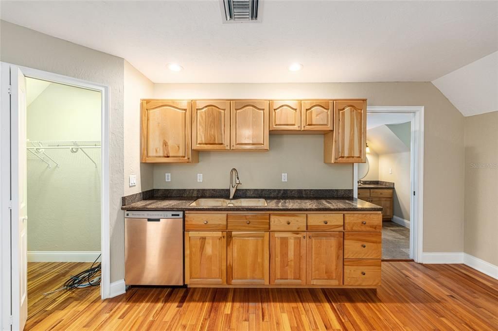 На продажу: $1,695,000 (4 спален, 5 ванн, 4559 Квадратных фут)