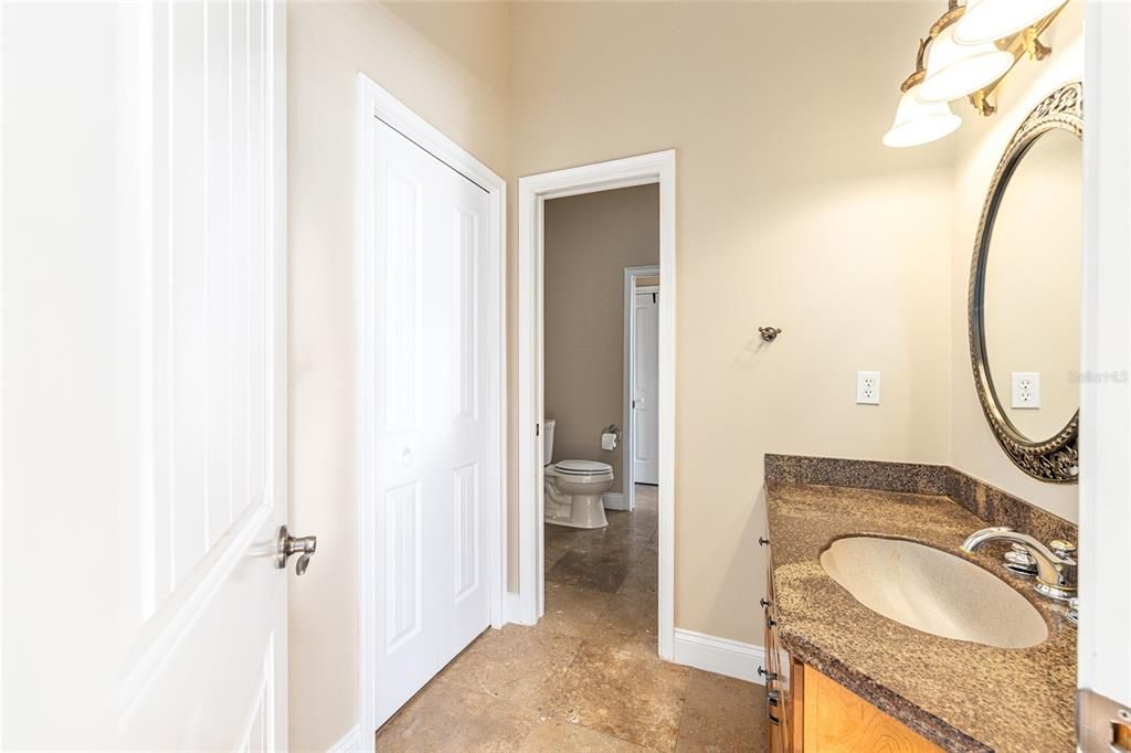 На продажу: $1,695,000 (4 спален, 5 ванн, 4559 Квадратных фут)