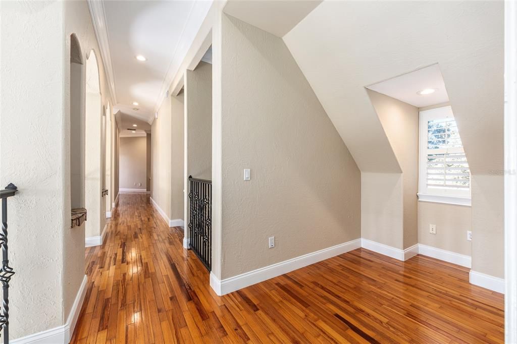 На продажу: $1,695,000 (4 спален, 5 ванн, 4559 Квадратных фут)