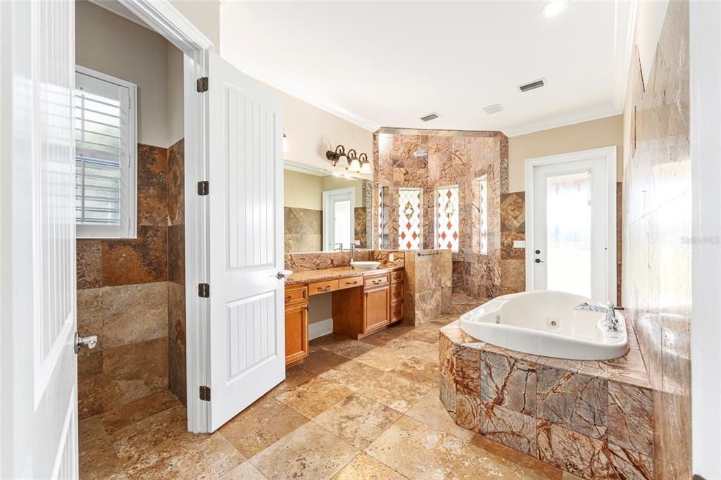 На продажу: $1,695,000 (4 спален, 5 ванн, 4559 Квадратных фут)