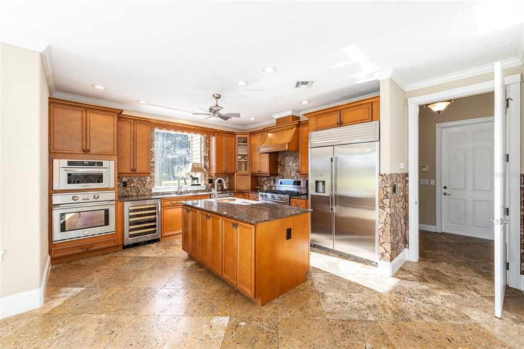 На продажу: $1,695,000 (4 спален, 5 ванн, 4559 Квадратных фут)