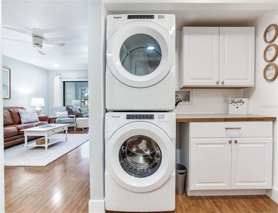 For Sale: $249,000 (2 beds, 2 baths, 912 Square Feet)