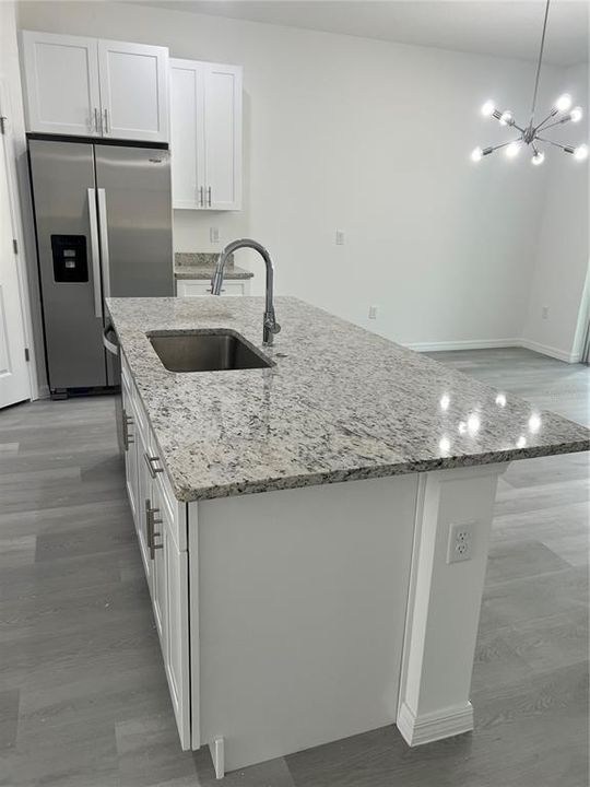 For Rent: $2,250 (4 beds, 2 baths, 1846 Square Feet)