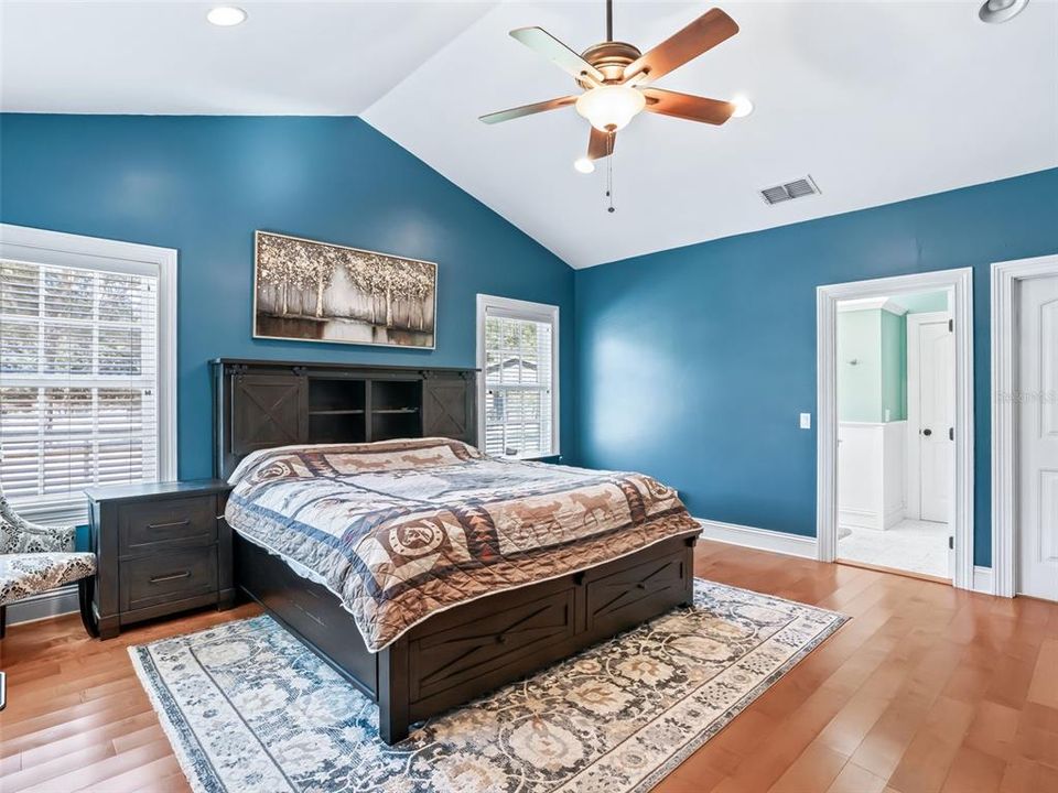 En Venta: $1,095,000 (3 camas, 2 baños, 2087 Pies cuadrados)