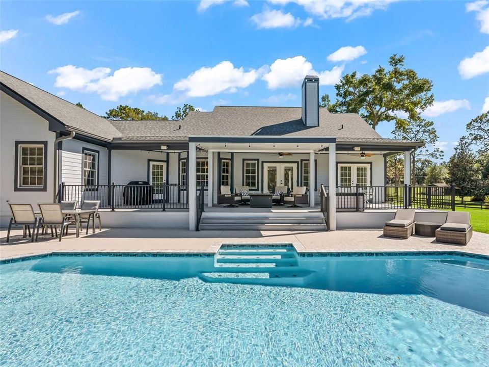 En Venta: $1,095,000 (3 camas, 2 baños, 2087 Pies cuadrados)