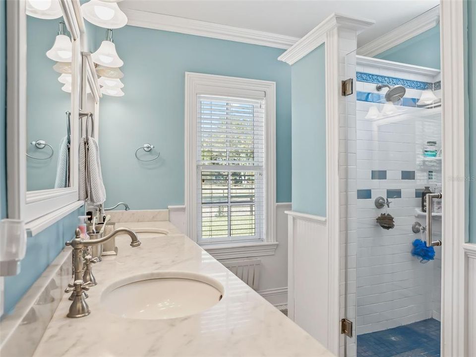 En Venta: $1,095,000 (3 camas, 2 baños, 2087 Pies cuadrados)