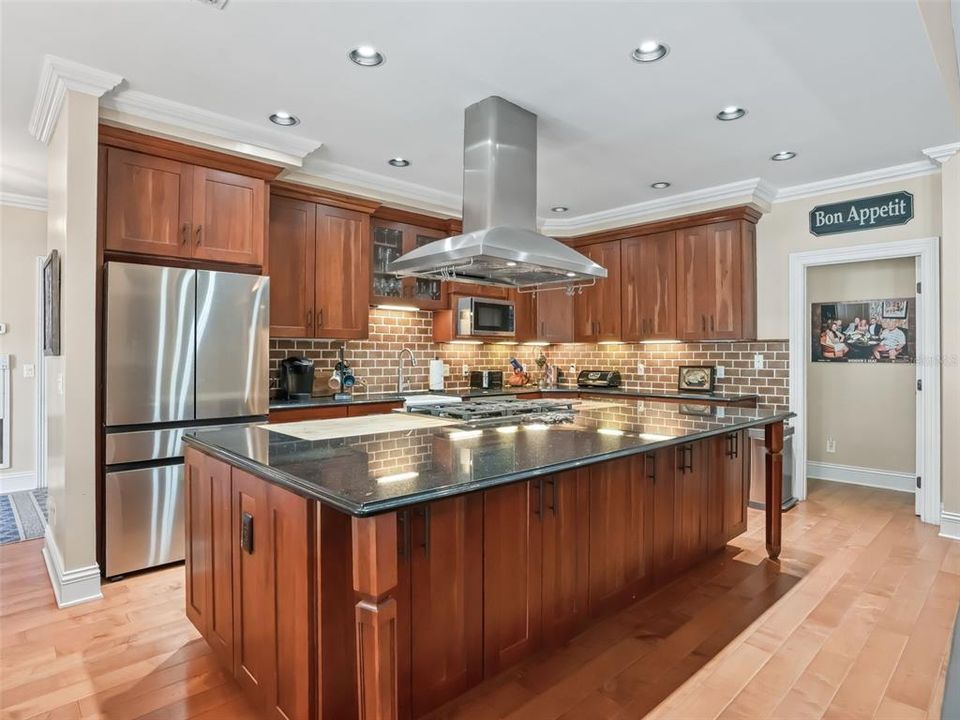 En Venta: $1,095,000 (3 camas, 2 baños, 2087 Pies cuadrados)