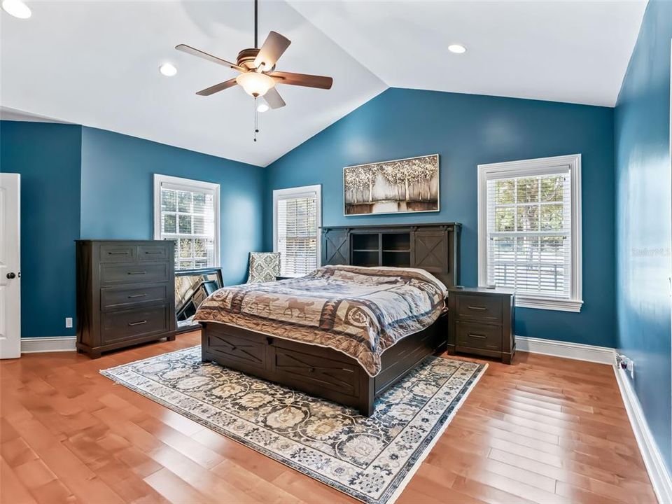 En Venta: $1,095,000 (3 camas, 2 baños, 2087 Pies cuadrados)